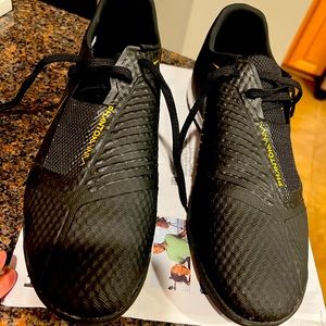 Nike phantonnenom size 10.5 men